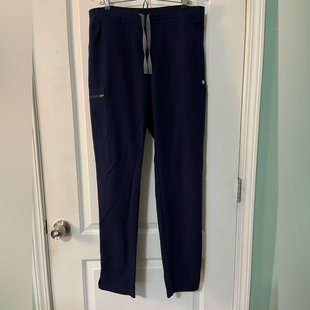 Figs high wasted Yola scrub pants medium/tall navy